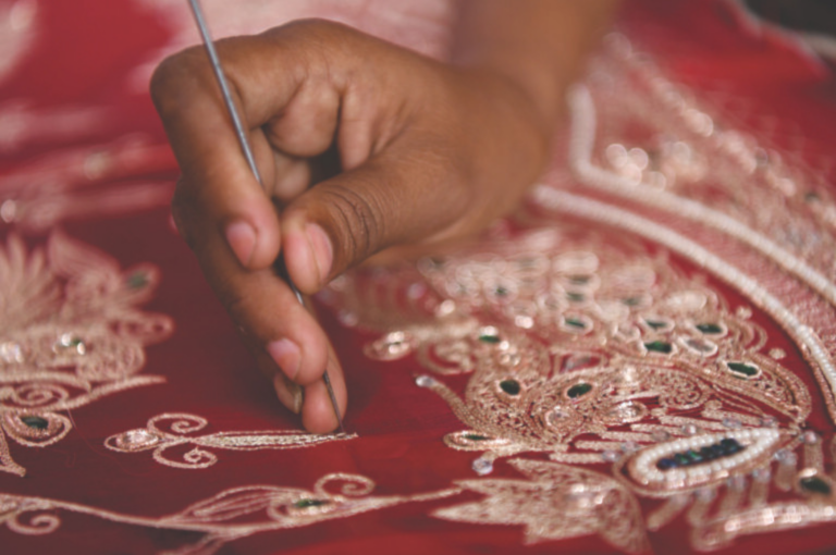 BORDADOS NAS PASSARELAS