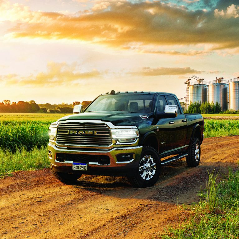 fbiz-ram_FCA0258PG002_1002_2500_24_3-4-frente_preto_diamond_plantacao